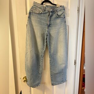 Light Wash barrel Jeans